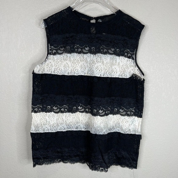 Love Moschino Women's Floral Lace Cropped Top‎ Sleeveless Black White Size 8 - Picture 1 of 14